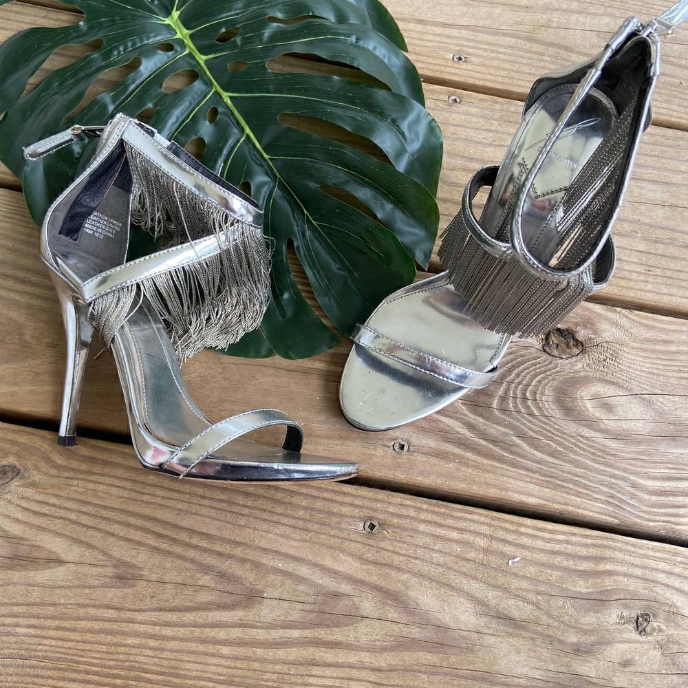 B Brian Atwood Condessa Fringe Silver Heels Size 6 - Picture 7 of 8